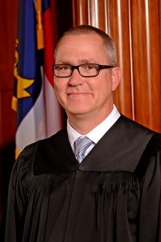 Associate justice outlet